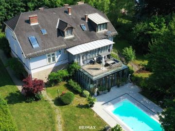 Haus zum Verkauf in 2560 - Schwimmbad