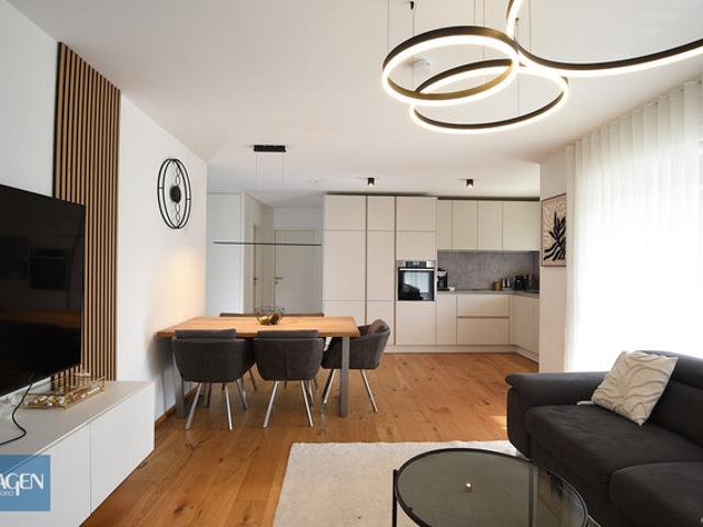 Zeitlose Eleganz trifft Wohnkomfort – Hochwertige 4 Zimmer Gartenwohnung
