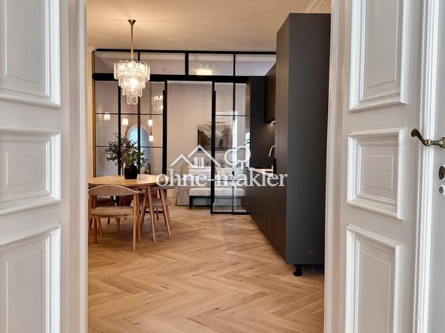 Zeitlose Eleganz trifft auf modernen Komfort Sanierte 3 Zimmerwohnung am Schloss Charlottenburg