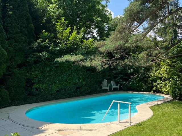 Zeitlose Eleganz: Villa mit weitläufigen Garten u. exkl. Swimmingpool in Bad Reichenhall