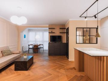 Zeitlose Grandezza: Exklusiver Altbau in vollendeter Moderne