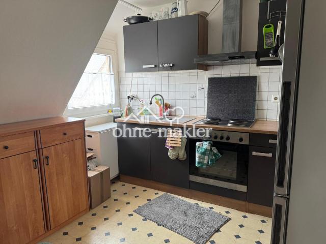 ZEITMIETVERTRAG! 2 Zimmer Dachgeschosswohnung m. EBK u. großen Garten in KN Uninähe