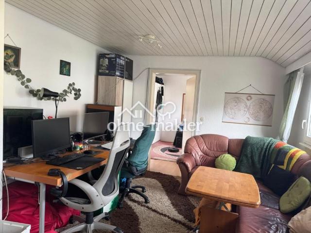 ZEITMIETVERTRAG! 2 Zimmer Dachgeschosswohnung m. EBK u. großen Garten in KN Uninähe