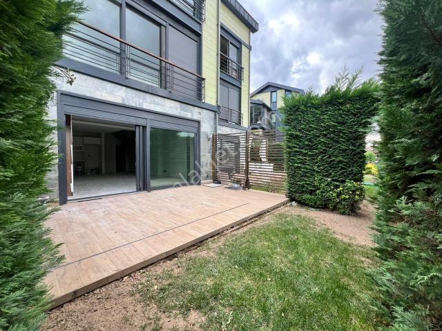 Zekeriyaköy İmaj Garden Sitesinde 2+1 Bahçe Dubleksi