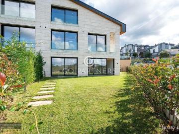 Zekeriyaköy'de Modern Mimari ile Tasarlanmış, Lüks 4+1 Villa!