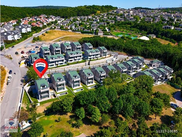 ZEKERİYAKÖY SEBA NEVADA SİTENİN TEK KİRALIK KÖŞE VİLLASI