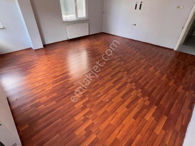 Zeki Emlak’tan Asansörlü Binada Kiralık 3+1 Daire