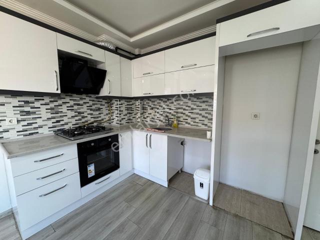 Zeki Emlak'tan Muradiye Mahallesinde Kiralık 2+1 Daire