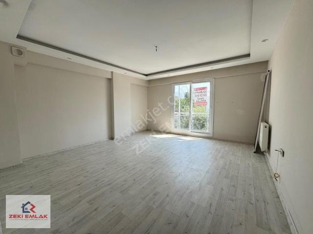 Zeki Emlak'tan Muradiye'de 2+1 Kapalı Mutfak Kiralık Daire