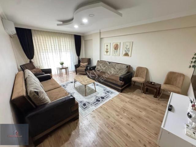 Zeki Emlak'tan Muradiye'de Cadde Üstü 3+1 Ara Kat Teraslı Daire