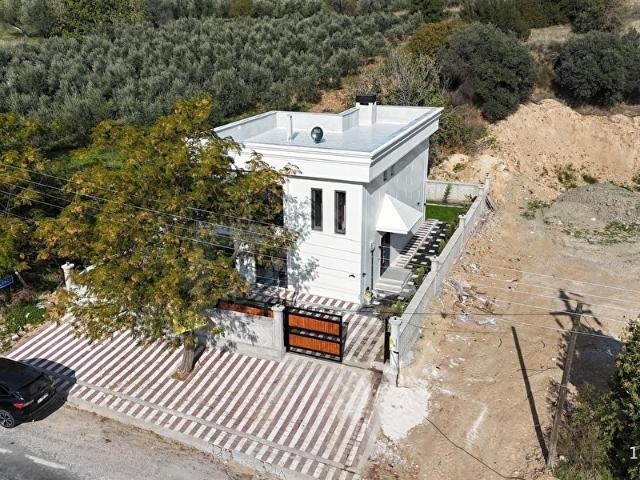 Zeki Emlak'tan Manisa Karaoğlanlı'da Satılık 4+1 Müstakil Villa