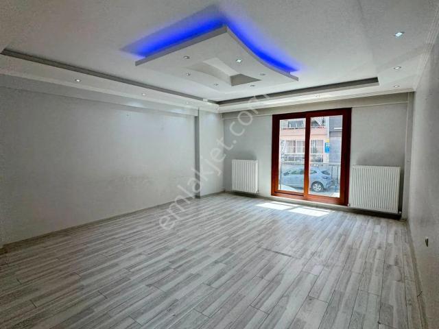 Zeki Emlak'tan Manisa Muradiye Mh. Kiralık 3+1 Geniş, Ebeveyn Banyolu Daire