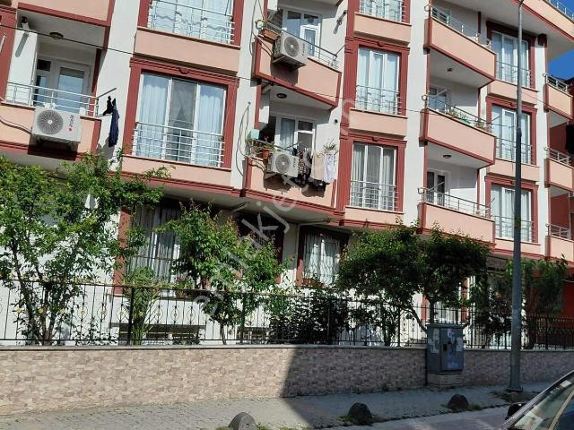 Zeki Emlak'tan Merkezi Konumsa 2+1 Otoparklı Satılık Daire