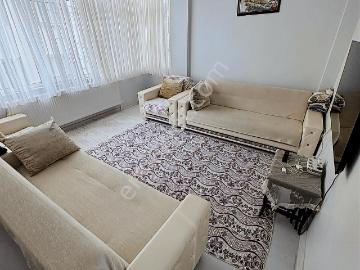 Zeki Emlak'tan Cadde Üzerinde Satılık Daire