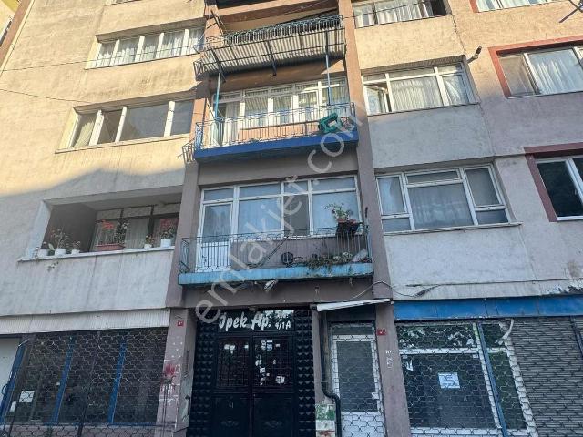 Zeki Emlak'tan Fatih Mahallesinde Kiralık 2+1 Daire
