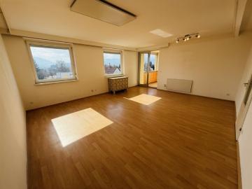 Zeltweg Sonnendurchflutete 3 Zimmer Wohnung mit Südloggia und herrlicher Aussicht + Garage