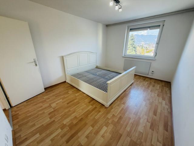 Zeltweg: Sonnendurchflutete 3 Zimmer Wohnung mit Südloggia und herrlicher Aussicht + Garage