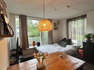 Zelfstandige studio beschikbaar