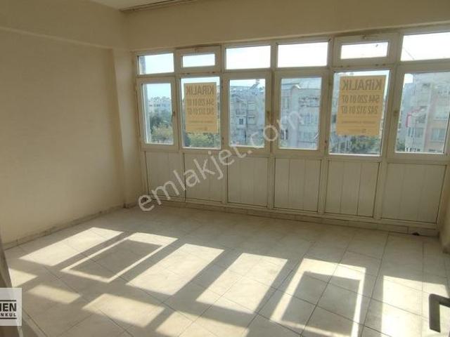 Zerdalilikte Geniş Balkonlu Aydınlık 2+1 Kiralık Daire
