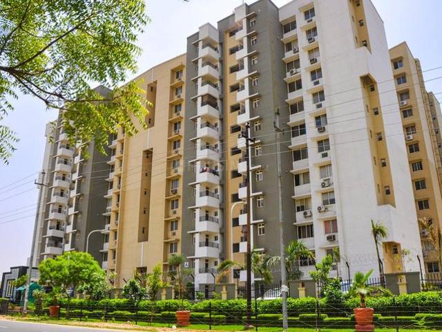 Zeta I Greater Noida 4.5 BHK Apartment For Sale Greater Noida