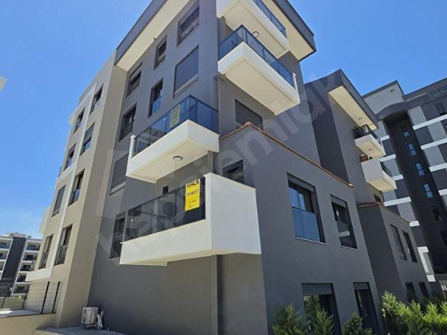 Zeta'dan Gaziemir Beyazevler Mh Site İçi Sıfır 3+1 Dubleks Daire