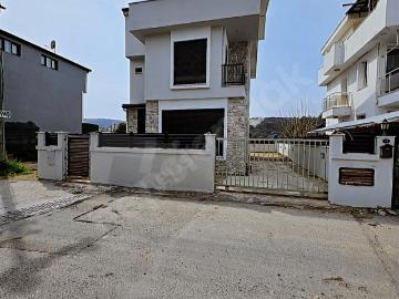 Zeytinalanında müstakil 0 villa