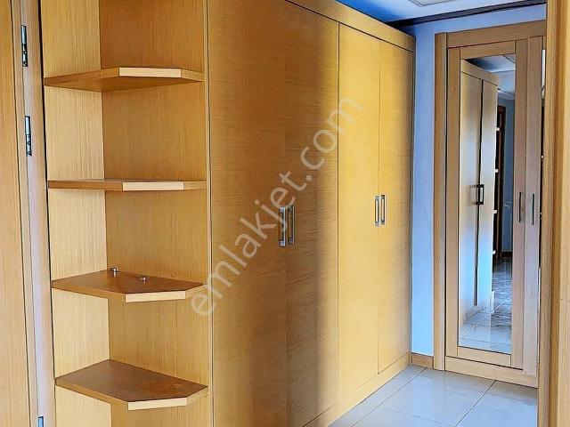 Zeytinburbu Kiptaş Topkapı Merkezevleri 2 De Satılık 4+1 Daire