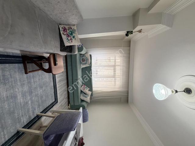 Zeytinburnu Telsiz Mah 1. Kat 2+1 Satılık Daire