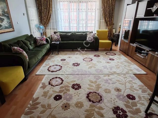 Zeytinburnu Veliefendi De Satılık 2010 Yapımı Dubleks Daire