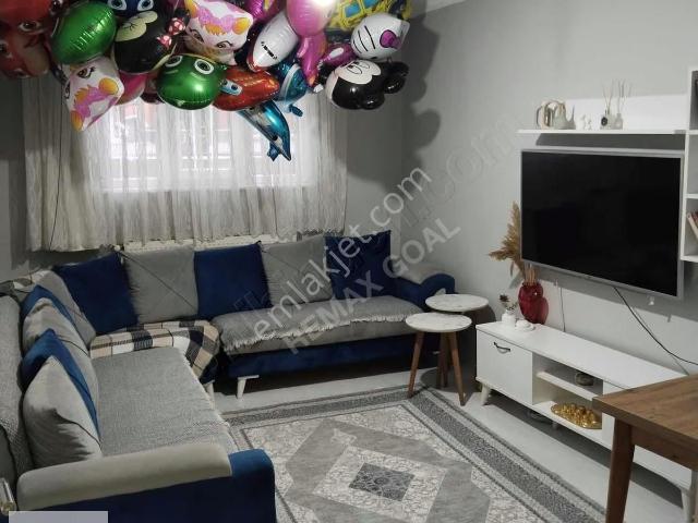 Zeytinburnu Yeşiltepe Mahallesinde Satılık 2+1 Daire