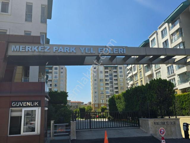 Zeytinburnu Merkez Park Yel Evlerinde 4+1 Satılık 220 M2 Daire