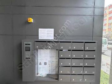 Zeytinburnu Meydan Evlerinde 2+1 Bahçe Katı Satılık Daireler