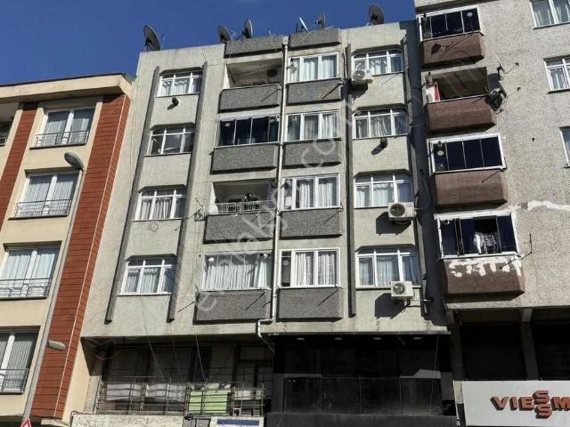 Zeytinburnu Çırpıcı'da Cadde Üzeri Satılık 3+1 Daire