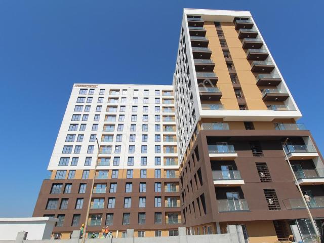 Zeytinburnu'nda Taşınmaya Hazır Sitede 2+1 Daire I Tekce