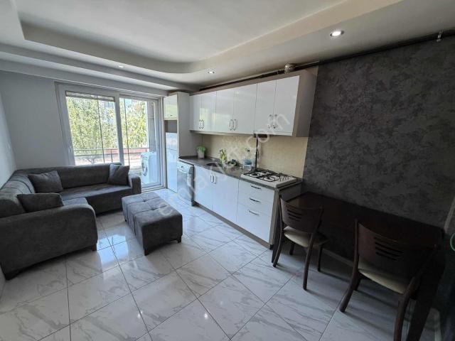 Zeytinköy Mahallesi Üniversite Yakını 1+1 Balkonlu Kiralık Apart