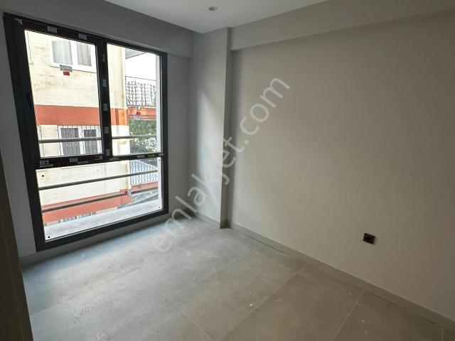Zeytinköy Mahallesinde Sıfır Binada 1+1 Arakat Kiralık Apart