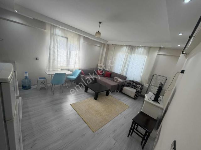 Zeytinköy Tev Anadolu Lisesi Üstü Aile Binasında Kiralık Eşyalı