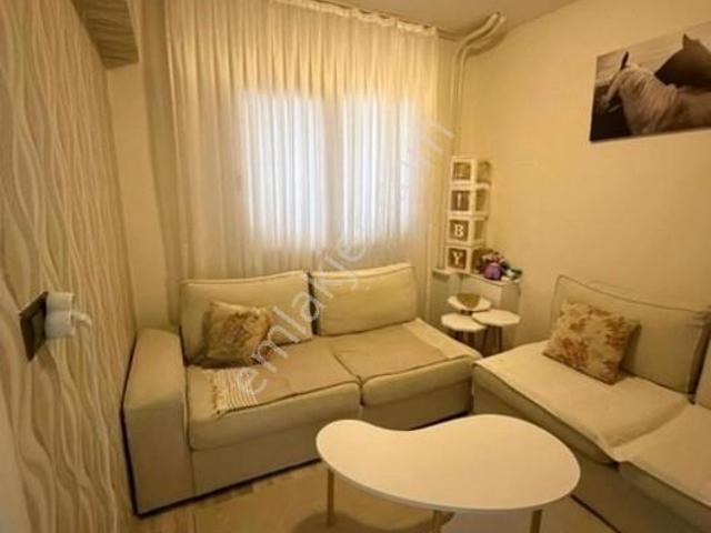 Zeytinköy'de Havuzlu Site İçerisinde Fırsat 2+2