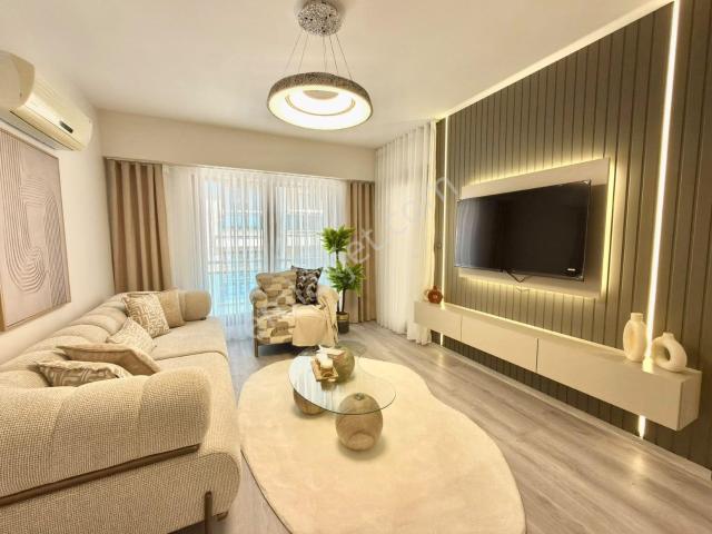 Zeytinköyde Havuzlu Sitede Arakat Balkonlu Eşyalı 1+1 Apart
