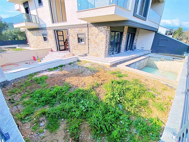 Zeytinlide Yetki Gültaş Emlaktan Satılık 3+1 Yüzme Havuzlu Villa