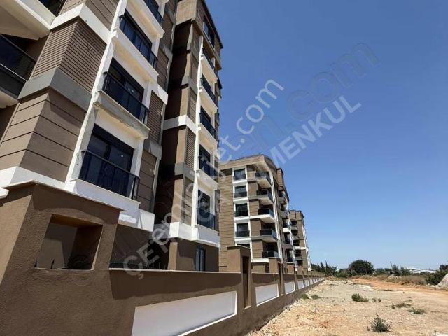 Zeytinlik'de 2+1 Çok Geniş Havuzlu Sitede Satılık Daire