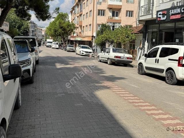 Zeybek Emlaktan Gündoğdu Cadde Üstü 2+1 Dairemiz Satılıktır