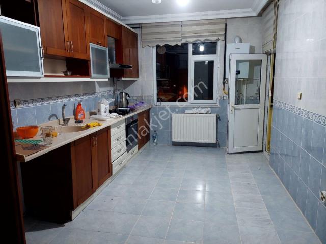 Zeybek Emlak 2+1/ 105.m2+ Asansör+ Doğalgaz Lüks Daire