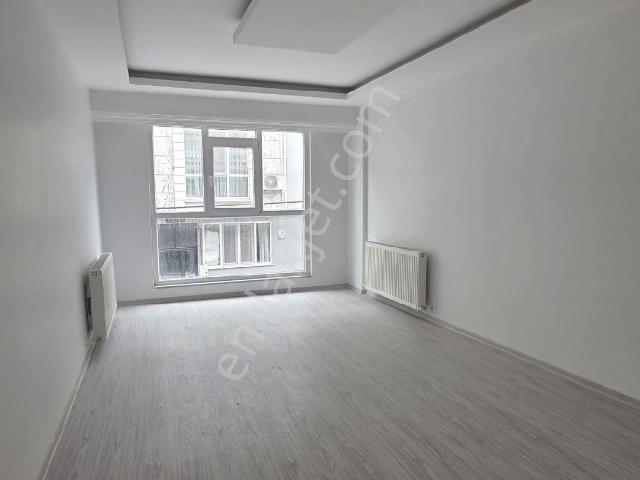 Zeynep Gayrimenkulden Reşadiyemah. Ayvacık Cad.2+1 Satılık Daire