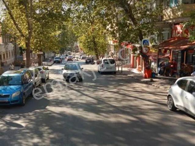Zeynep Kamil Çocuk Acil Karşısında Komple Yenilenmiş 2+1 Kiralık Daire