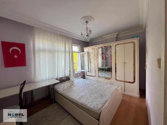 Zeynep Kamil Mahallesinde 3 +1 Kiralık Otoparklı Daire