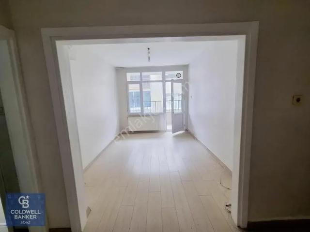 Zeynepkamil'de Ulaşımı Kolay, Aydınlık Ve Kullanışlı Kiralık 2+1