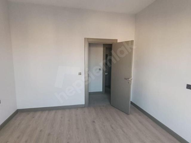 ZK VİA EMLAKTAN EMEK MAHALLESİNDE KİRALIK 2+1 DAİRE