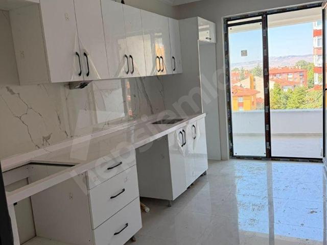 ZİYAPAŞA CADDESİ ÜZERİNDE SATILIK 3+1 DAİRE