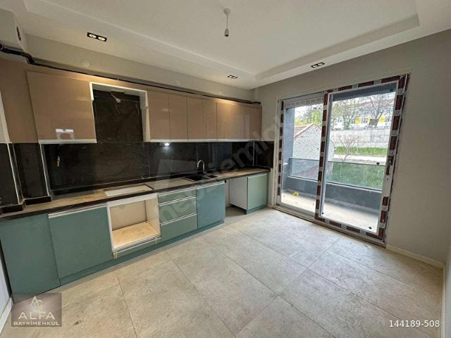 ZİNCİRLİKUYU'DA AYRIK NİZAM ARAKAT EBEBEYN BANYOLU 3+1LÜX DAİRE
